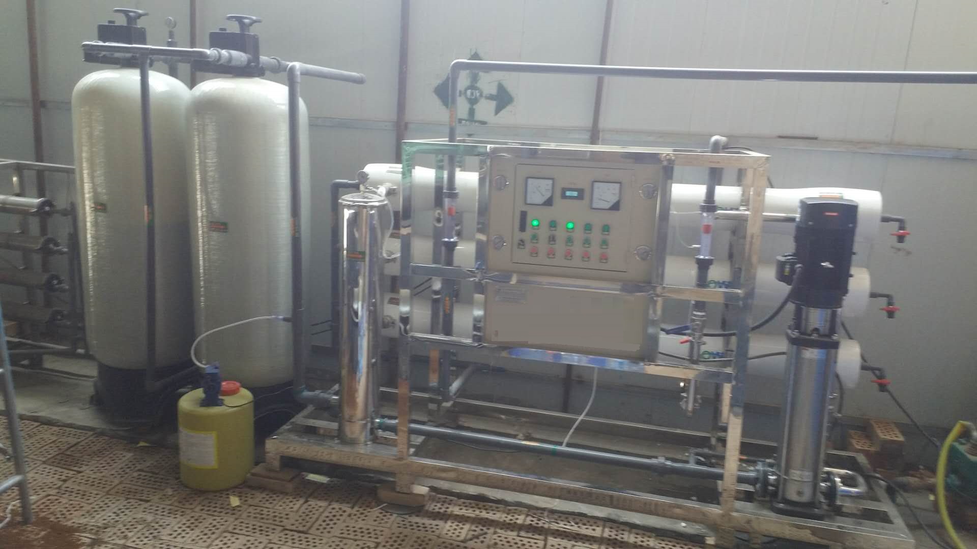 銀川賀蘭縣6噸泡沫箱凈化水設備